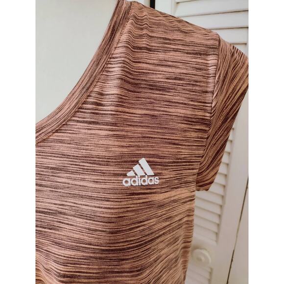 Adidas Climate Top T Shirt Women's Size Medium With Slits Heathered Peach - Picture 3 of 9